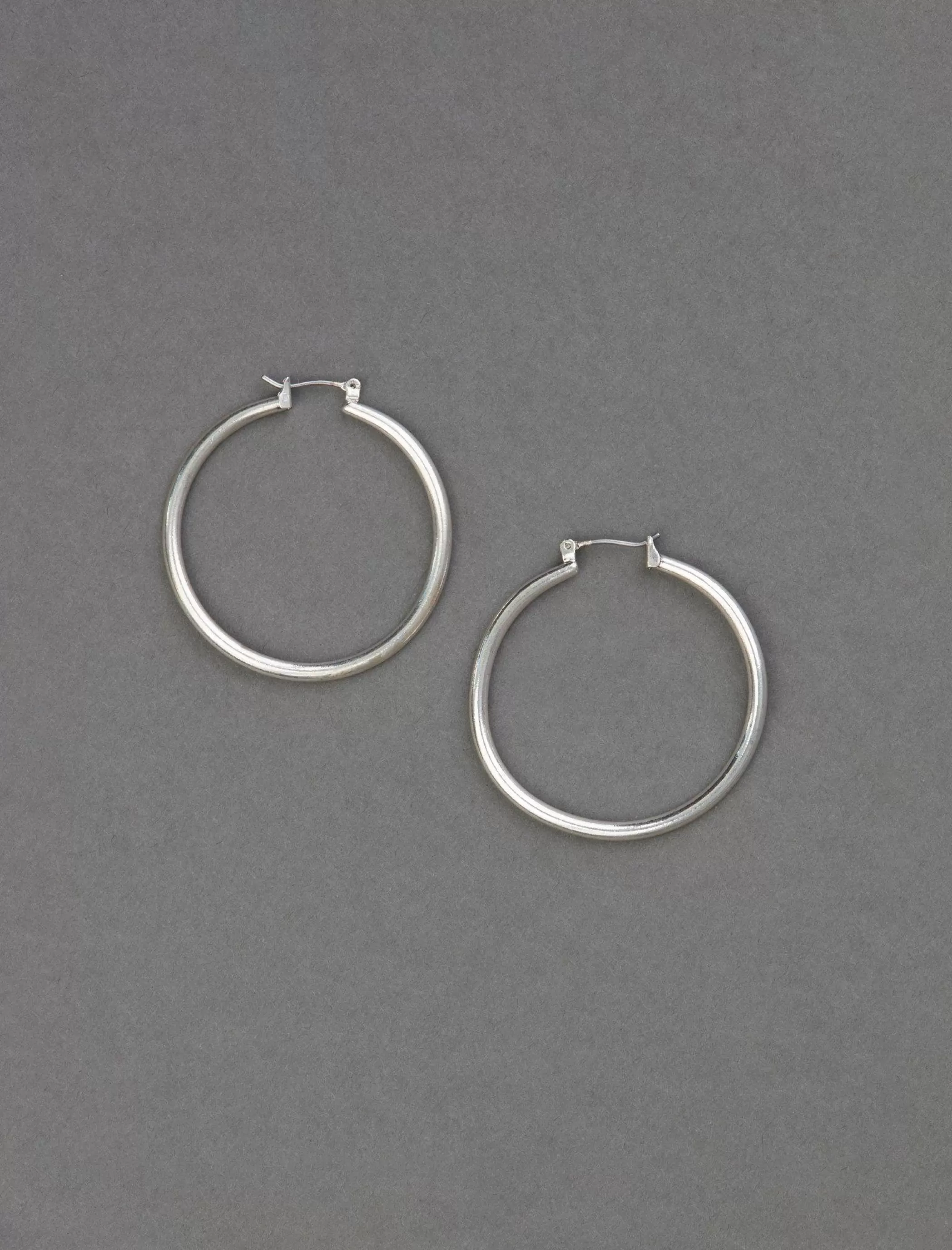 Lucky Brand Jewelry*basic hoop earrings silver