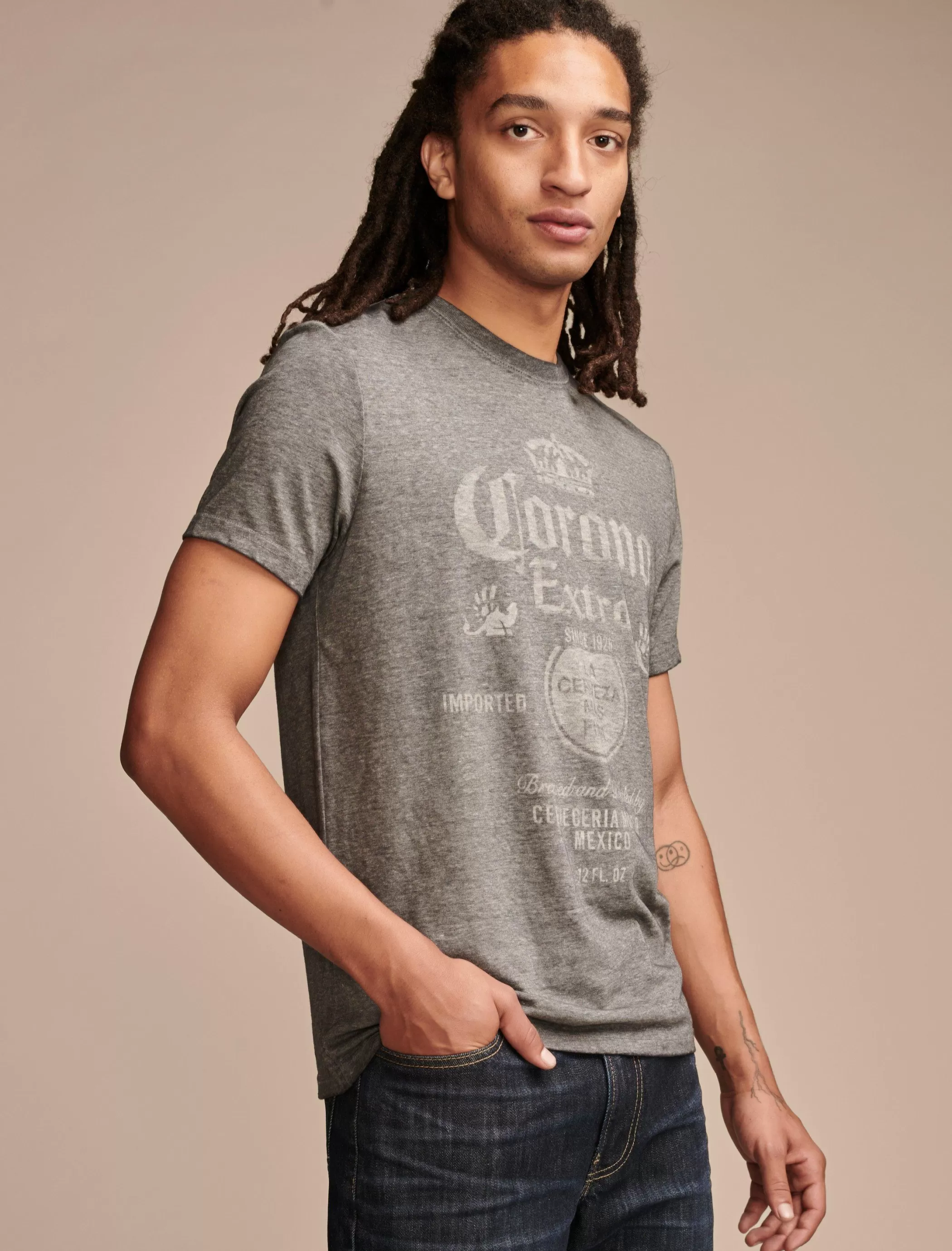 Lucky Brand Graphic Tees*corona extra jet black