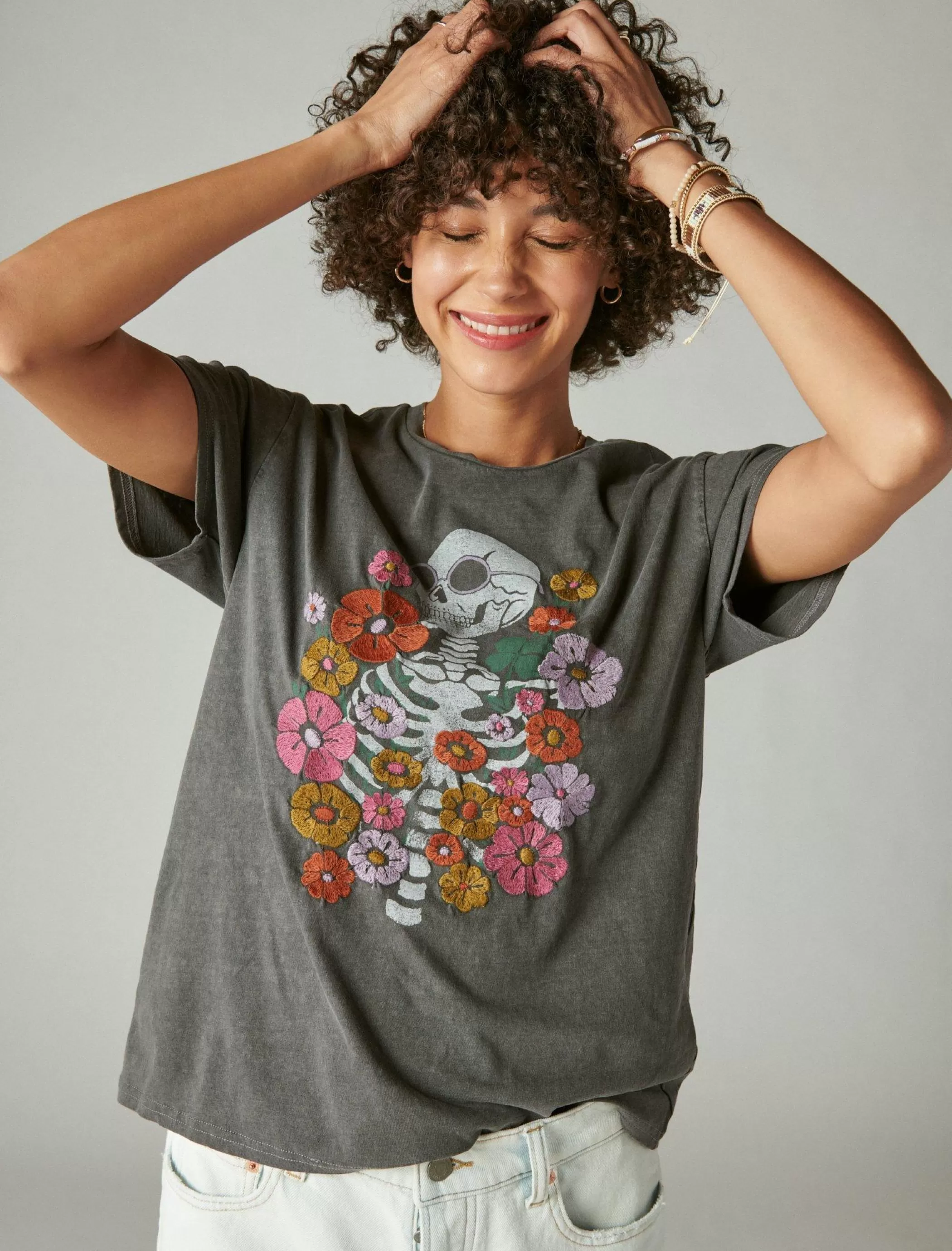 Lucky Brand Graphic Tees*flowers and skeleton classic crew plum kitten