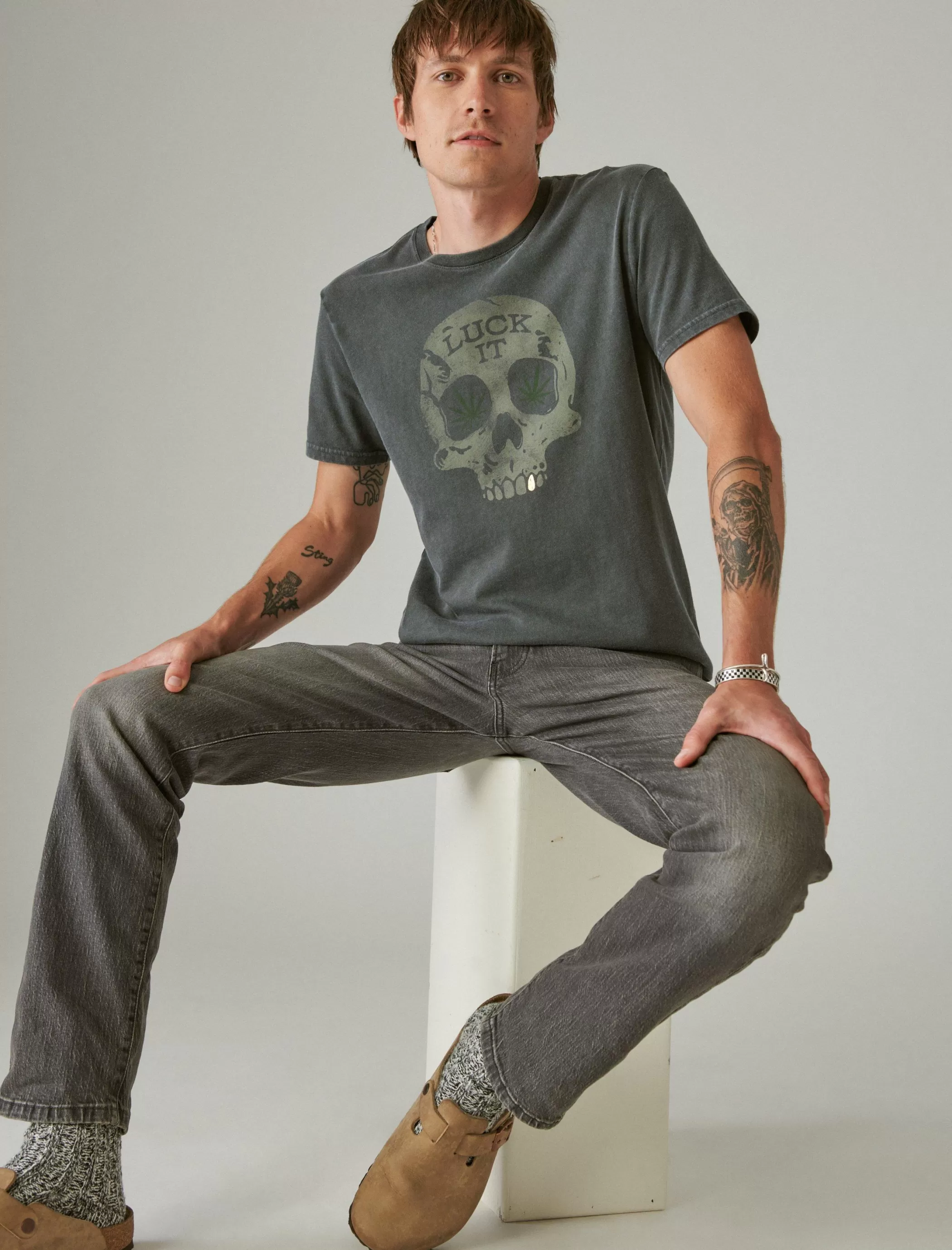 Lucky Brand Graphic Tees*skull luck it raven