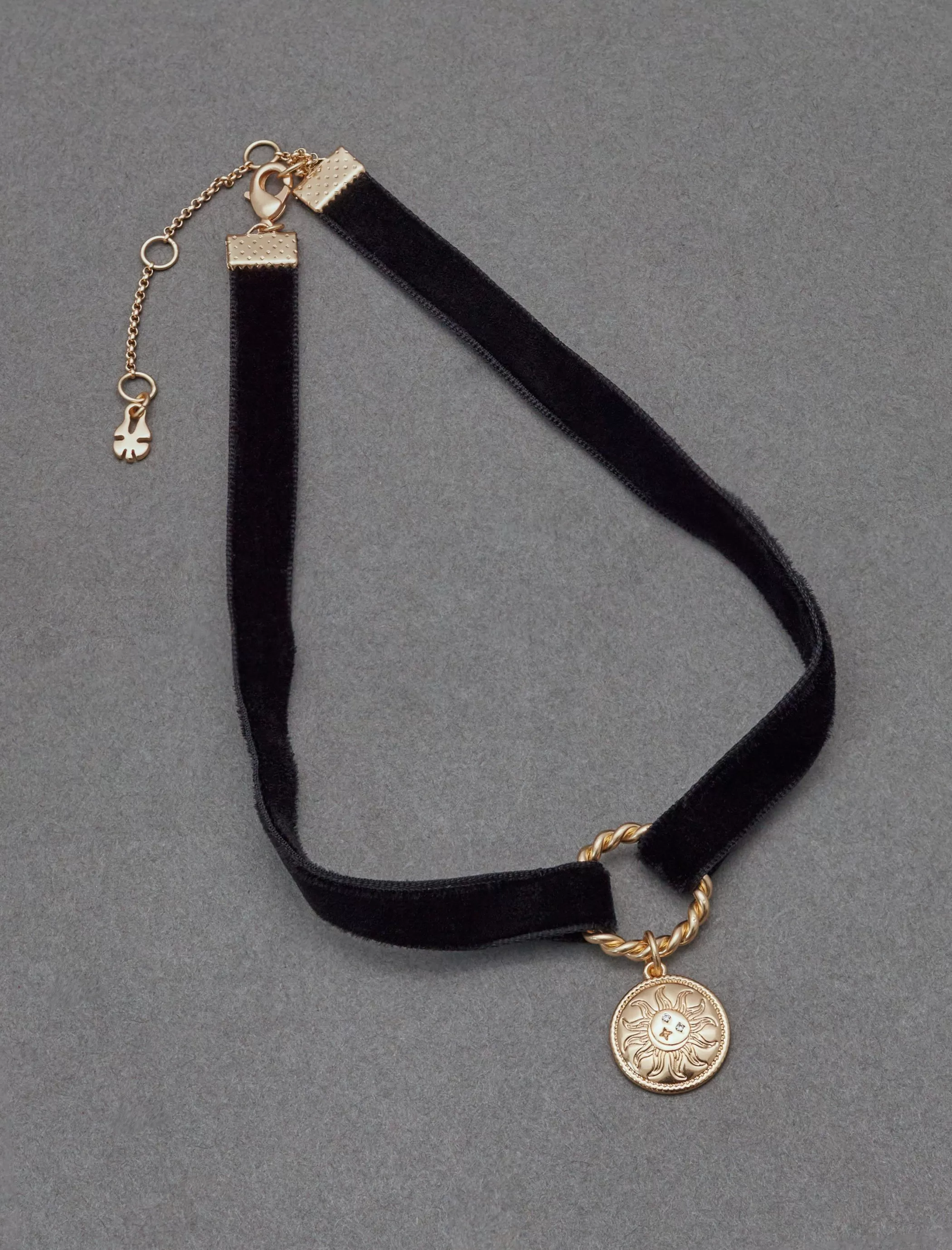 Lucky Brand Jewelry*velvet charm choker gold